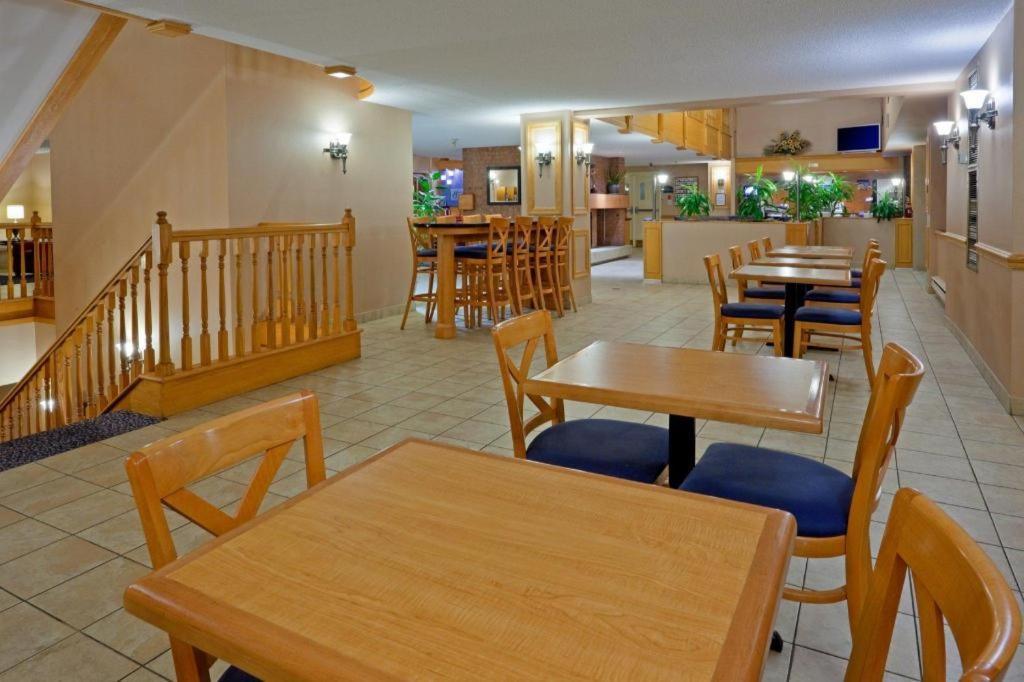 Holiday Inn Express Toronto East - Scarborough By Ihg Eksteriør billede