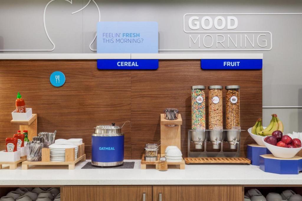 Holiday Inn Express Toronto East - Scarborough By Ihg Eksteriør billede