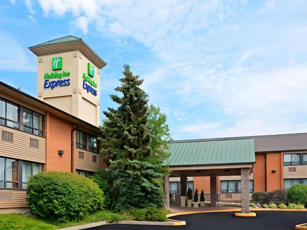 Holiday Inn Express Toronto East - Scarborough By Ihg Eksteriør billede