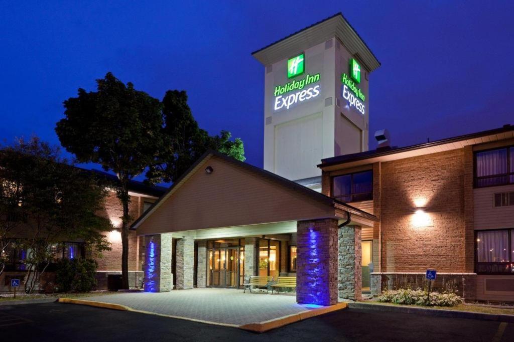 Holiday Inn Express Toronto East - Scarborough By Ihg Eksteriør billede