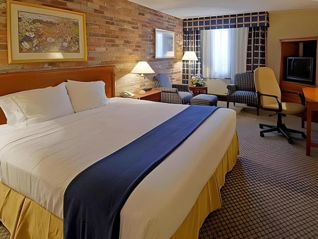 Holiday Inn Express Toronto East - Scarborough By Ihg Eksteriør billede